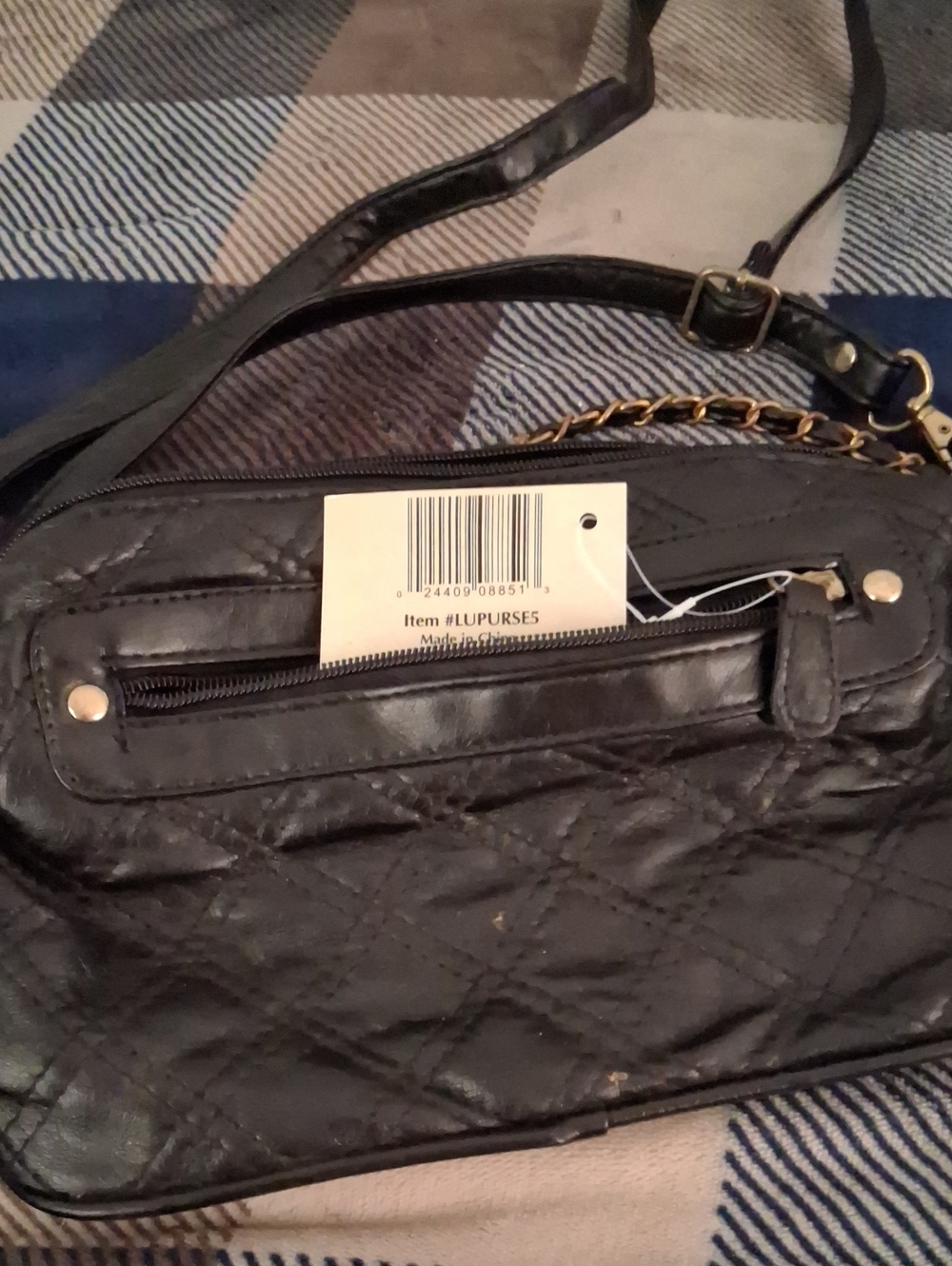 Quilted Black Shoulder Bag with Chain Accent